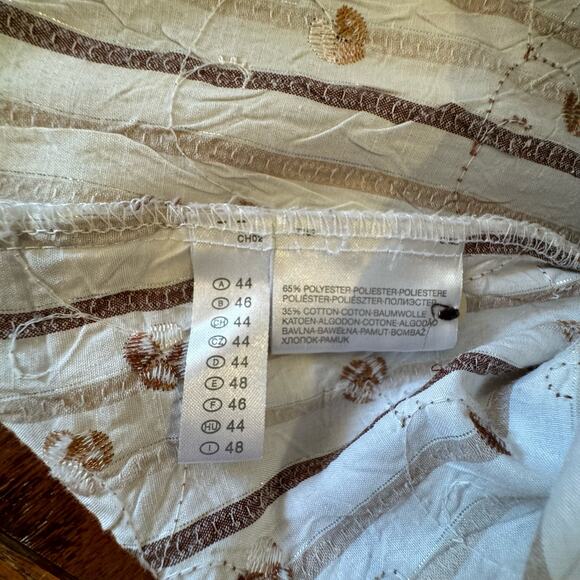 Landhaus C&A Naturally Women's L
Blouse Large Button Up European Embroidered - Picture 9 of 10